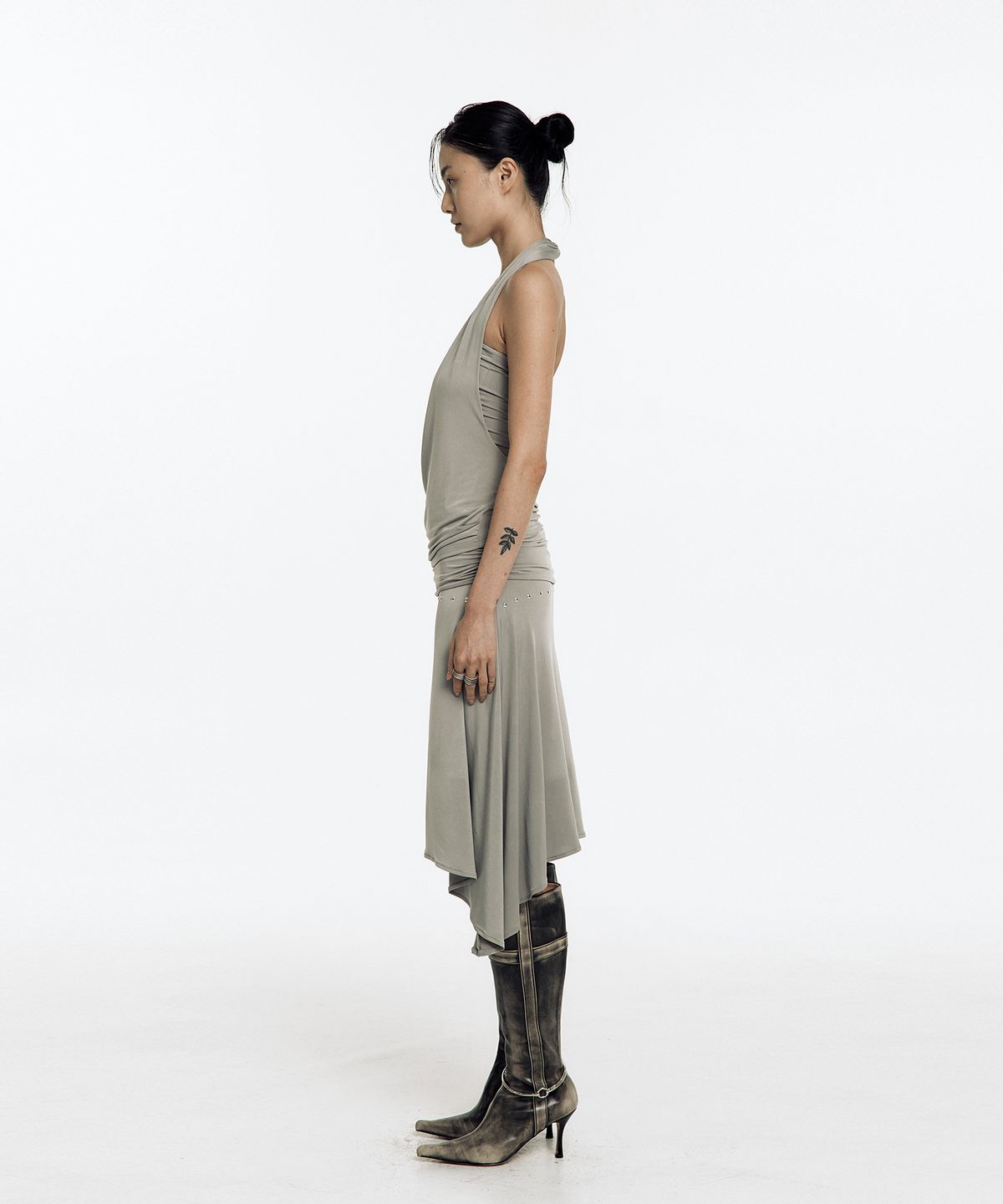 카시코(KASHIKO) Stud Drape Flare Skirt Warm Gray