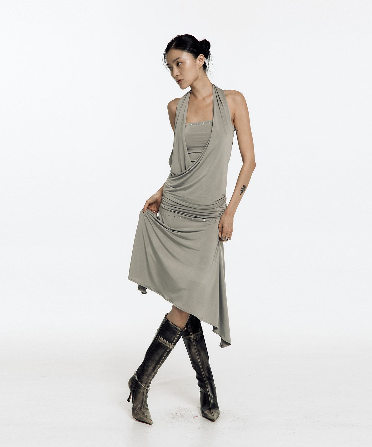 카시코(KASHIKO) Stud Drape Flare Skirt Warm Gray