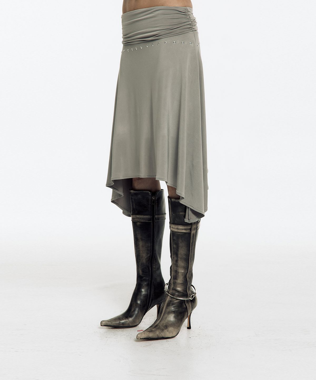 카시코(KASHIKO) Stud Drape Flare Skirt Warm Gray