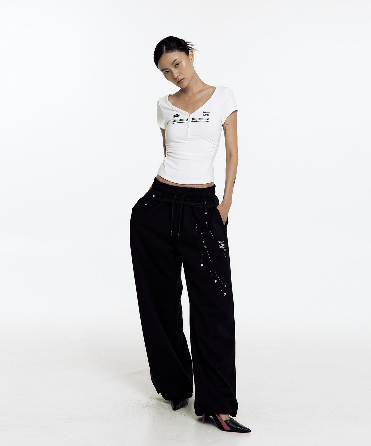 카시코(KASHIKO) Zen Button Henley Neck Top White