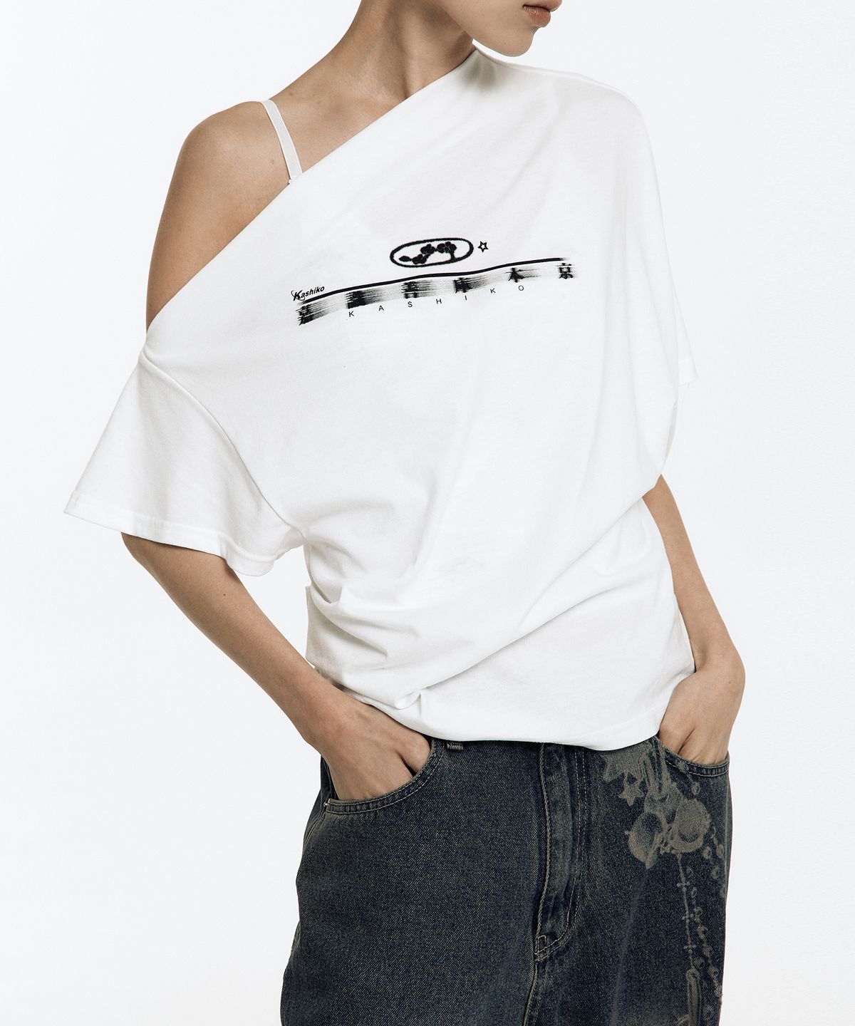 카시코(KASHIKO) Zen One Shoulder Top White