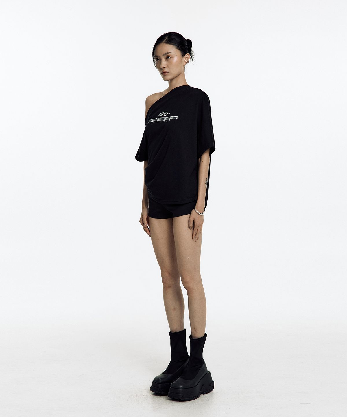 카시코(KASHIKO) Zen One Shoulder Top Black