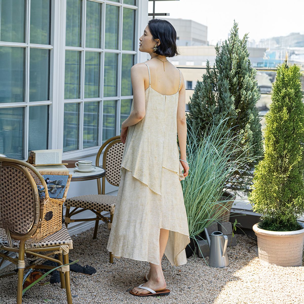 랭썬(LANGSON) LS_Multi-layer sling dress_BEIGE
