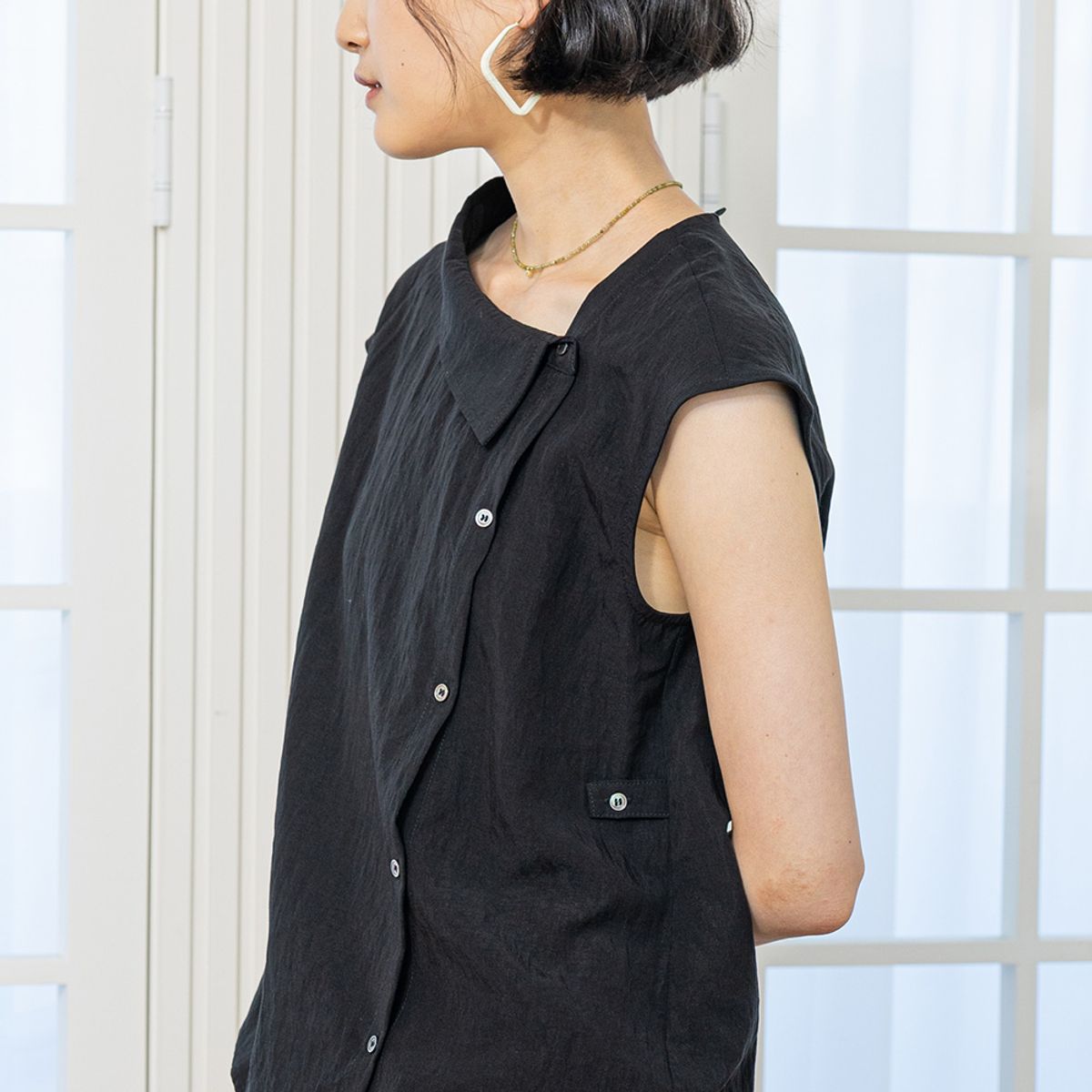 랭썬(LANGSON) LS_Inclin collar blouse_2color