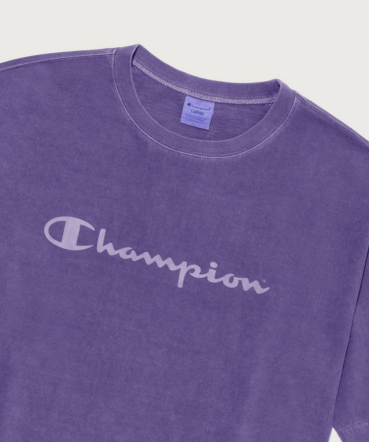 챔피온(CHAMPION) 빅 로고 피그먼트 반팔 티셔츠 Purple