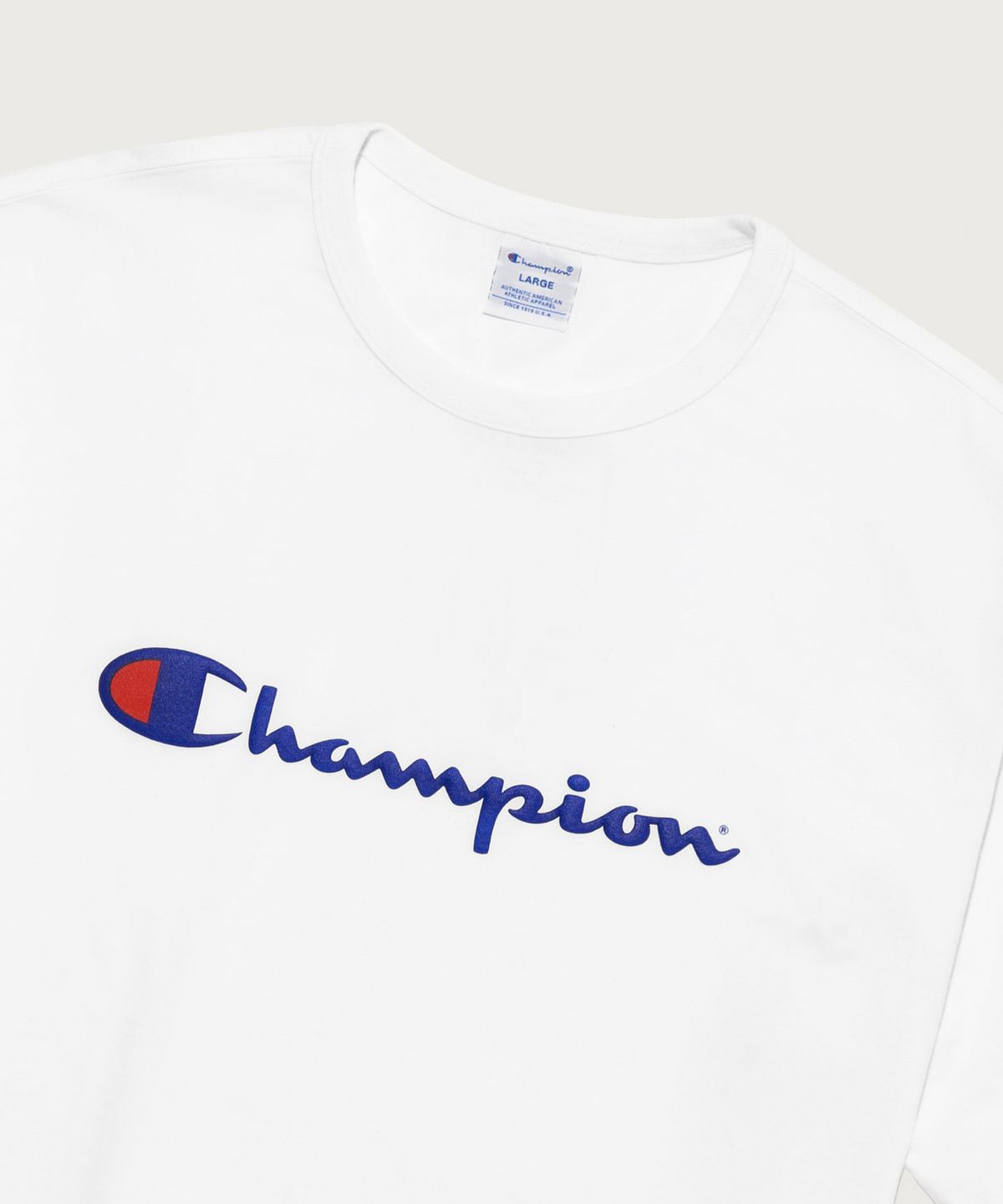 챔피온(CHAMPION) 빅 로고 루즈핏 반팔 티셔츠 White