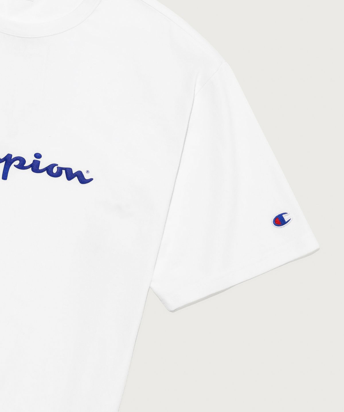 챔피온(CHAMPION) 빅 로고 루즈핏 반팔 티셔츠 White