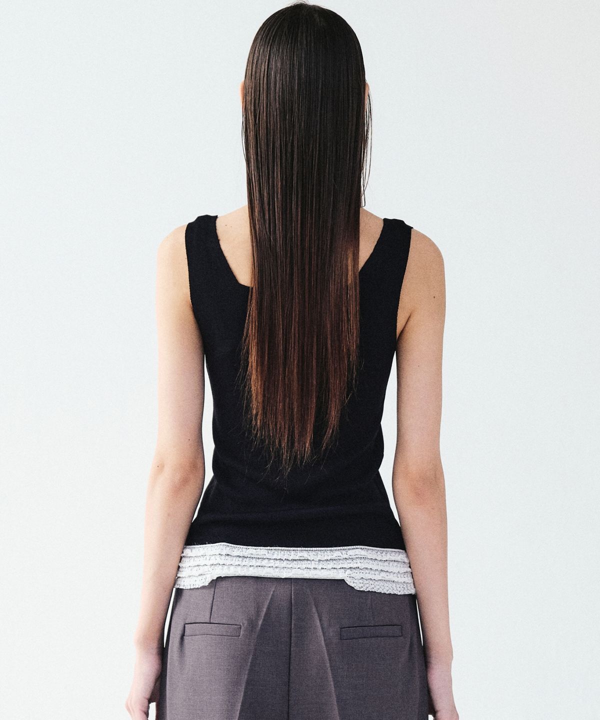 닉앤니콜(NICK&NICOLE) FRILL KNIT SLEEVELESS_BLACK