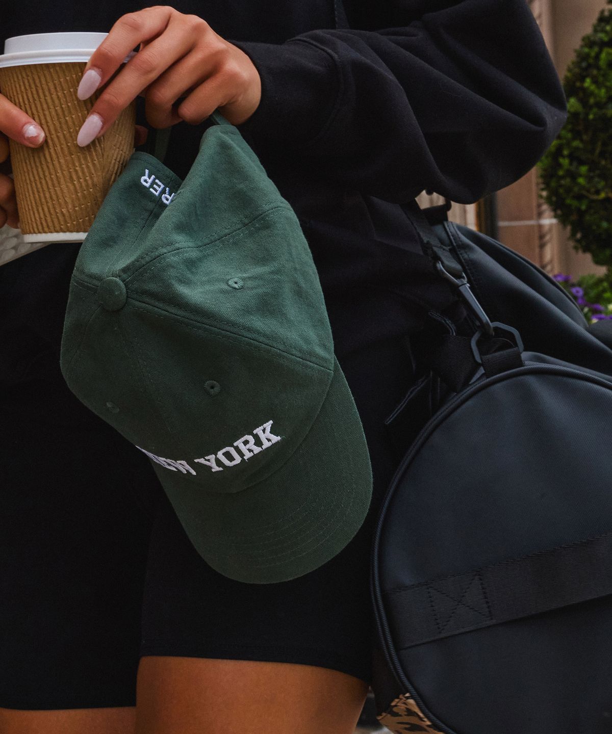 에르에르(ERER) Embroidered New York Artwork Baseball Cap Green
