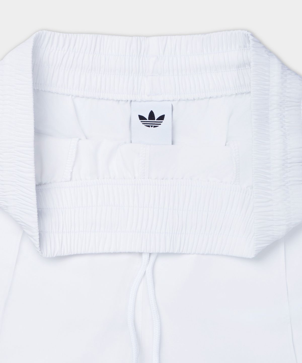 아디다스(ADIDAS) 레이스 트리밍 3-스트라이프 숏 팬츠 - 화이트 / IL2420