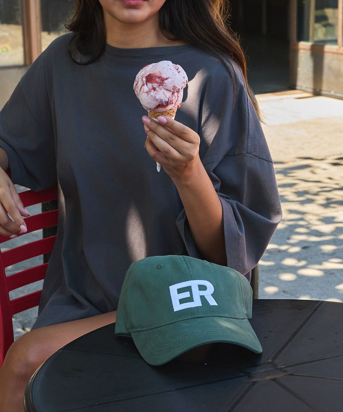 에르에르(ERER) Embroidered ER Logo Artwork Baseball Cap Green