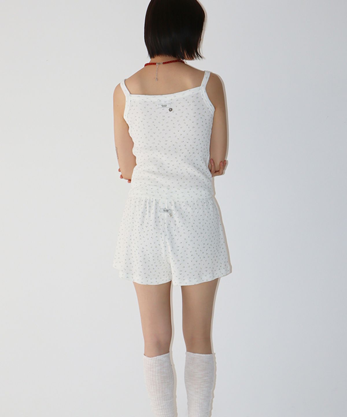 론론(RONRON) WALFFLE FLORAL SHORT PANTS WHITE