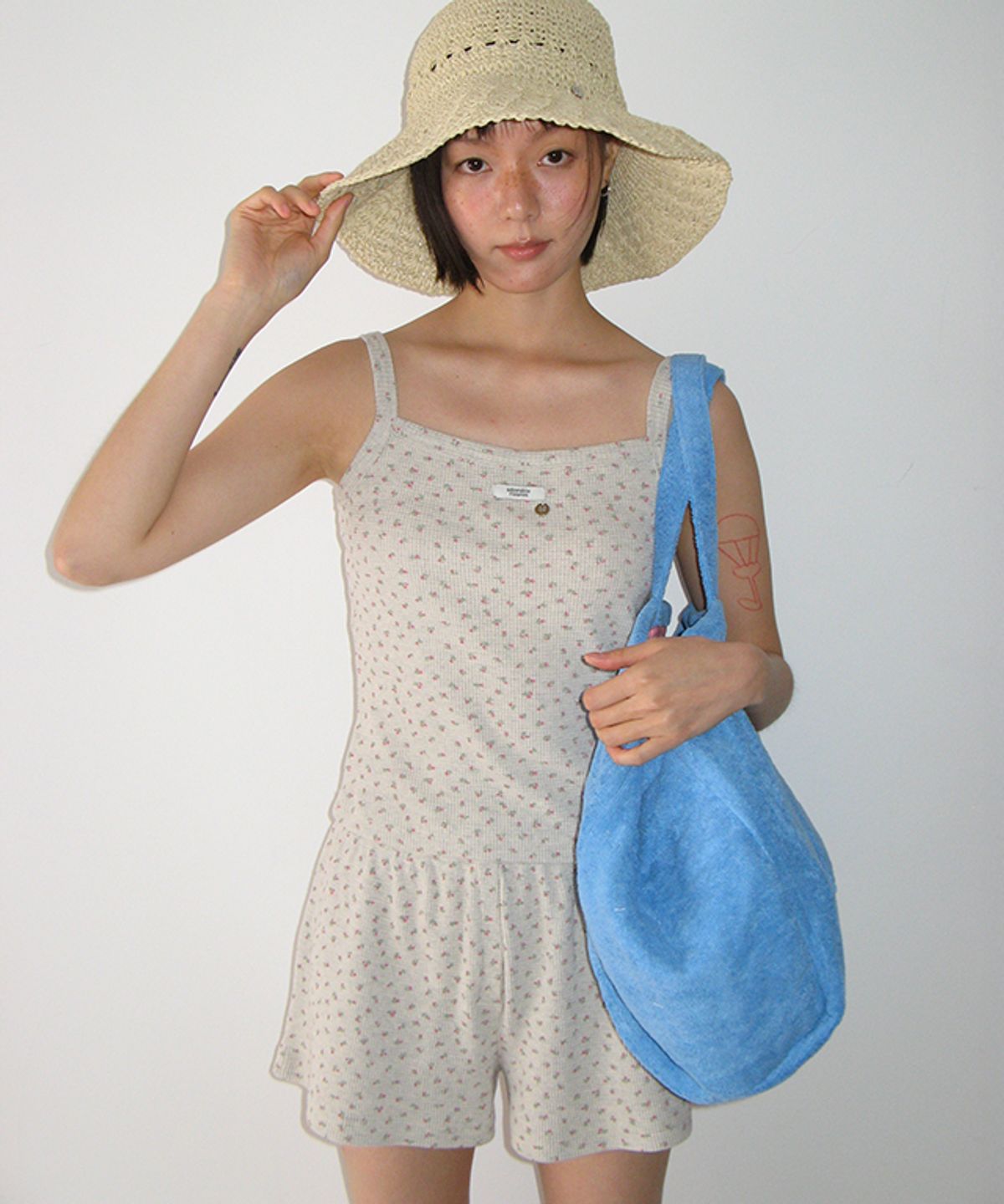 론론(RONRON) WALFFLE FLORAL SHORT PANTS OATMEAL
