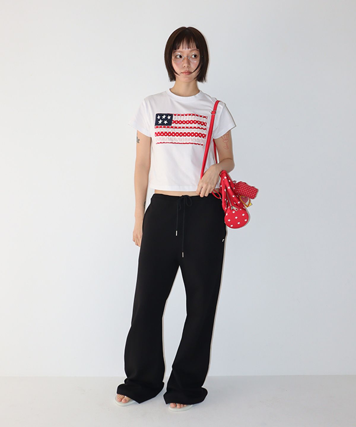 론론(RONRON) AMERICAN LACE PATCH CROP T SHIRT WHITE