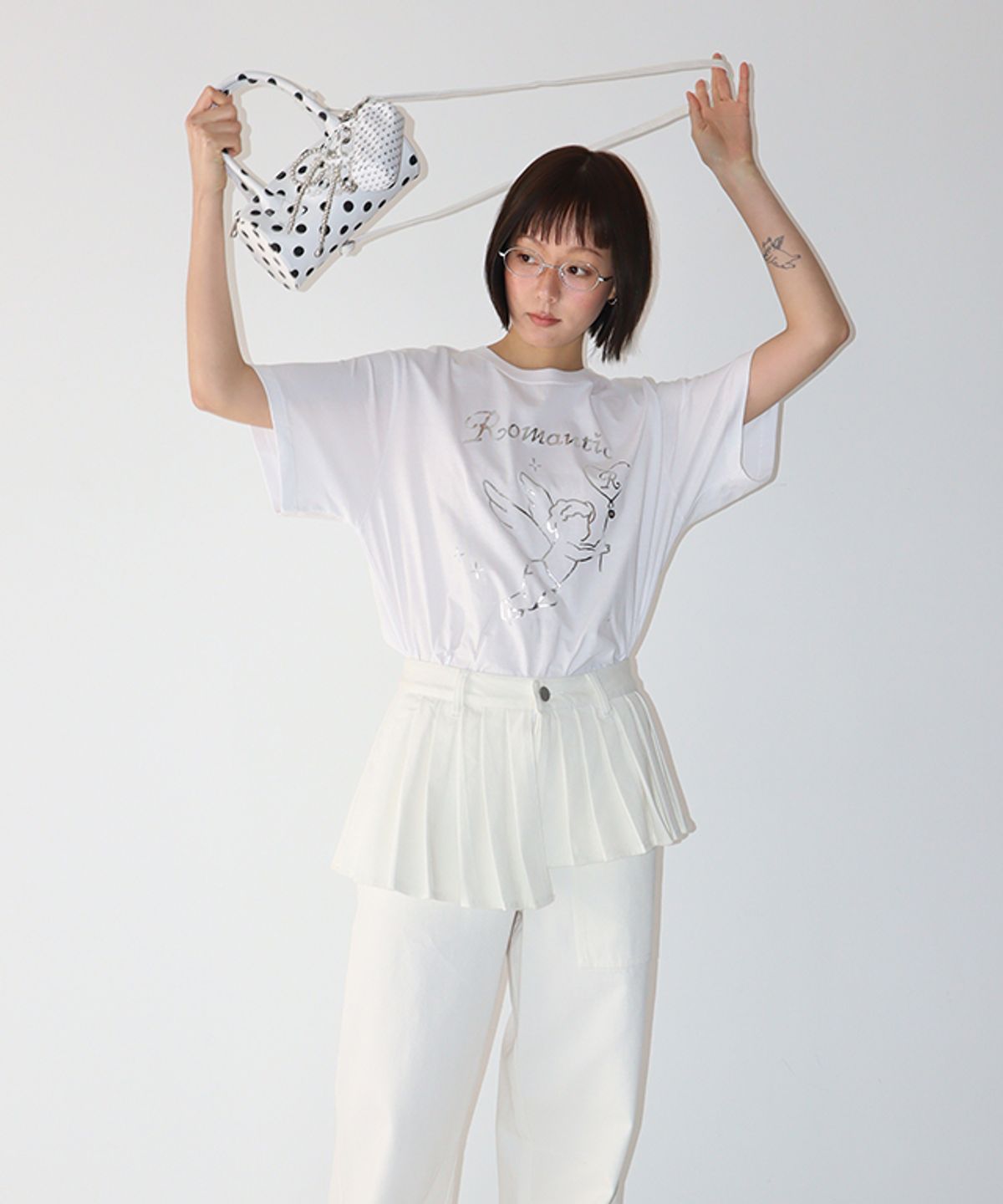 론론(RONRON) GLINT CUPID BASIC FIT T SHIRT WHITE