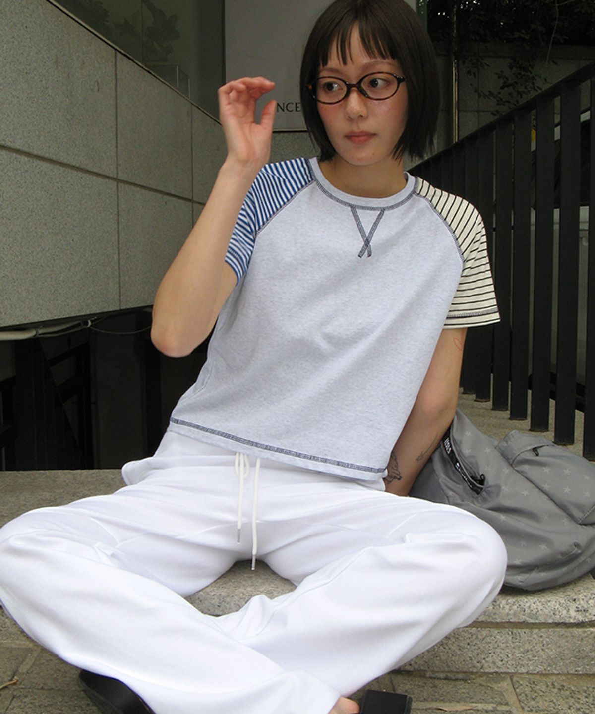 론론(RONRON) MULTI STRIPE STITCH RAGLAN T SHIRT WHITE MELANGE