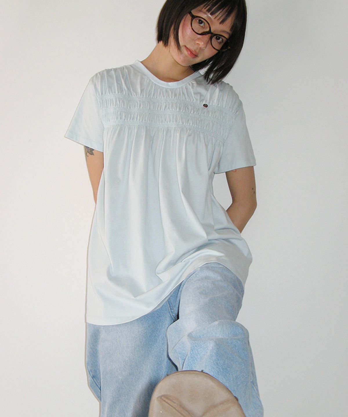 론론(RONRON) SMOKED FLARE T SHIRT SOFT BLUE