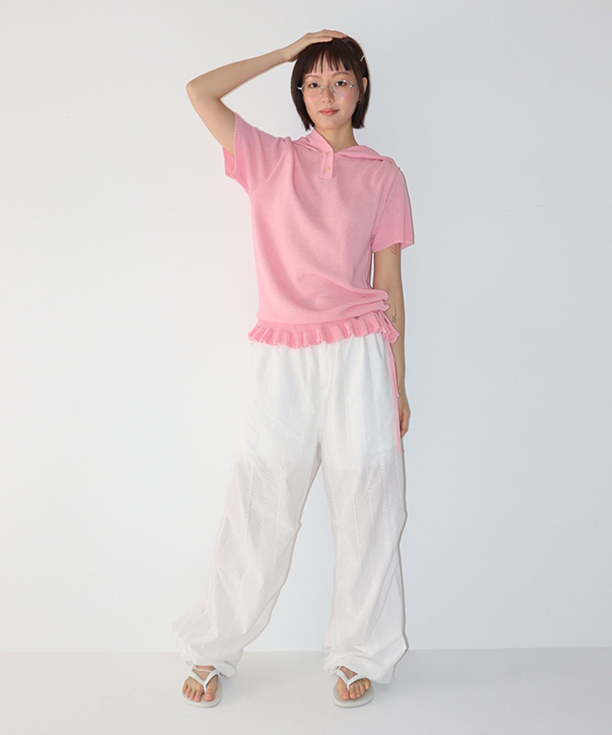 론론(RONRON) BUTTON HOODED FRILL HALF SLEEVE KNIT SOFT PINK