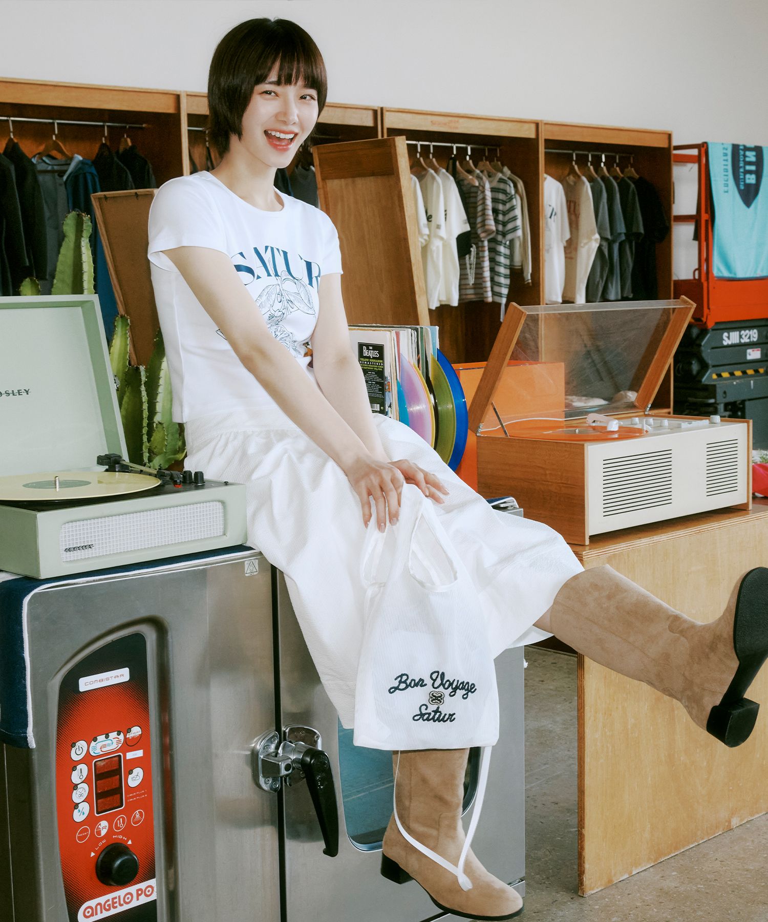 【SATUR】 (W) Citron Crop Slim Fit T-Shirt  /追跡付 MUSINSA | SATUR (W) Citron Crop Slim Fit Short Sleeve T
