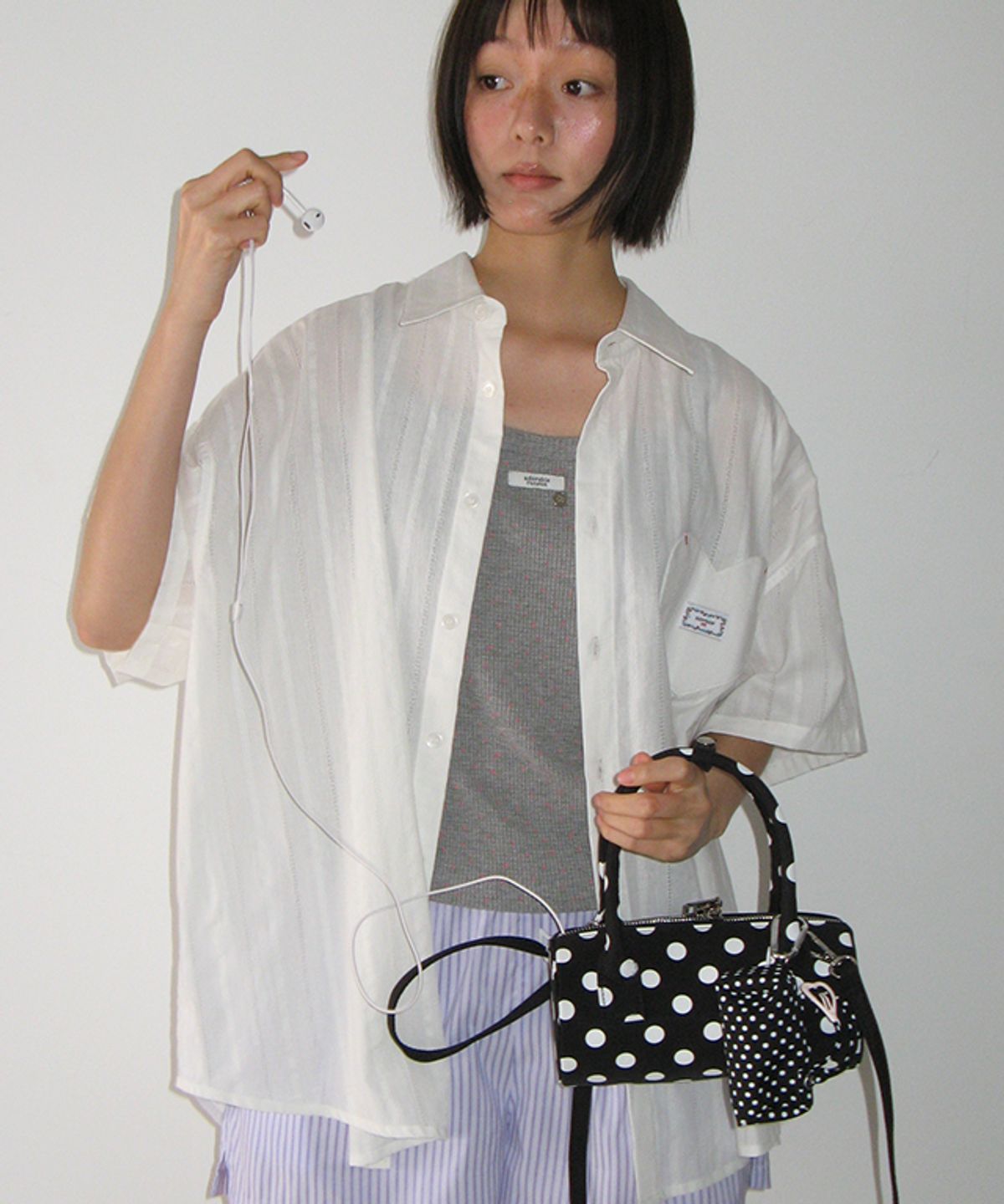 론론(RONRON) EYELET STITCH HEART POCKET SHORT SLEEVE SHIRT WHITE