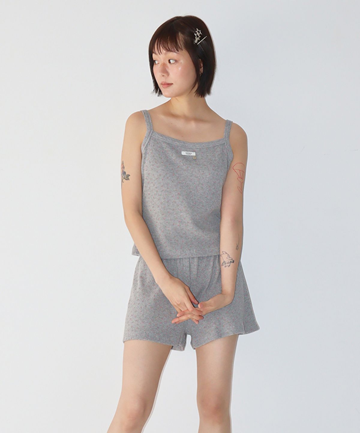 론론(RONRON) WALFFLE FLORAL SLEEVELESS GREY