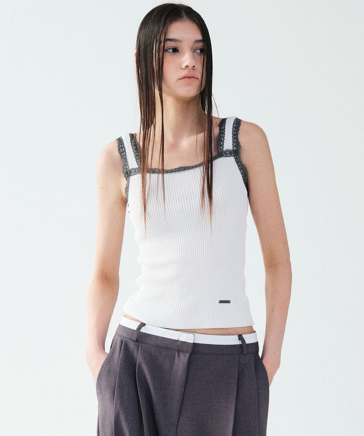 닉앤니콜(NICK&NICOLE) LACE KNIT SLEEVELESS_IVORY