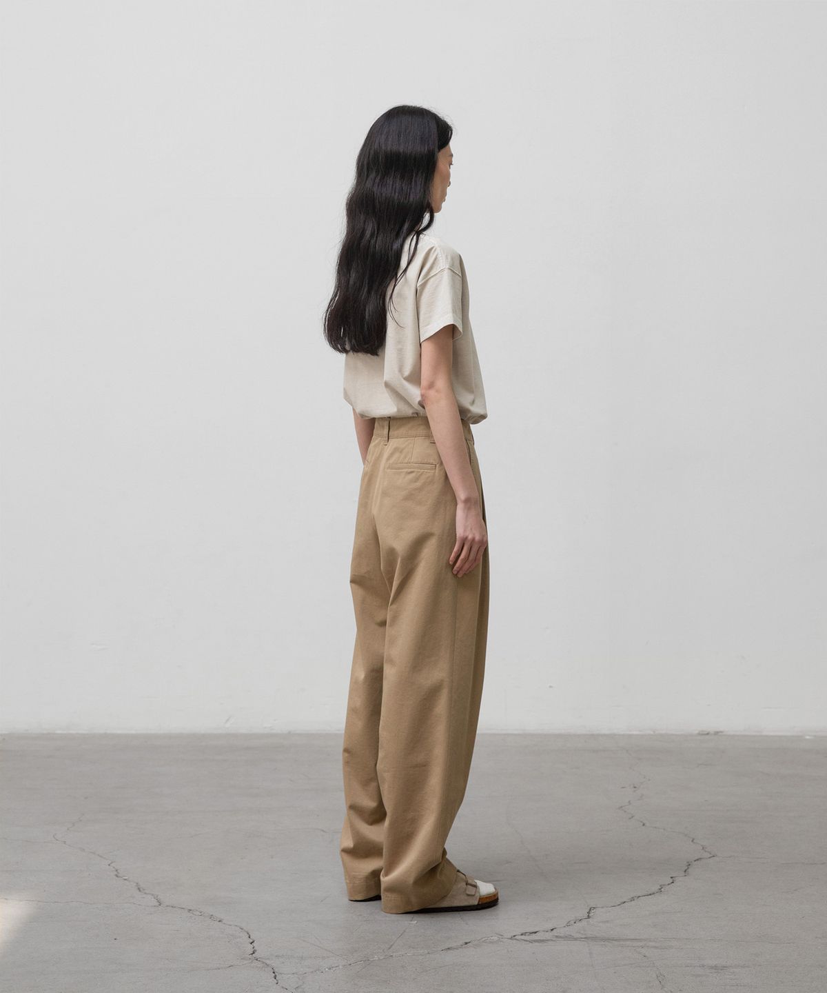 어나더오피스 우먼(ANOTHER OFFICE WOMEN) w. Brooklyn Wide Pants (Beige)