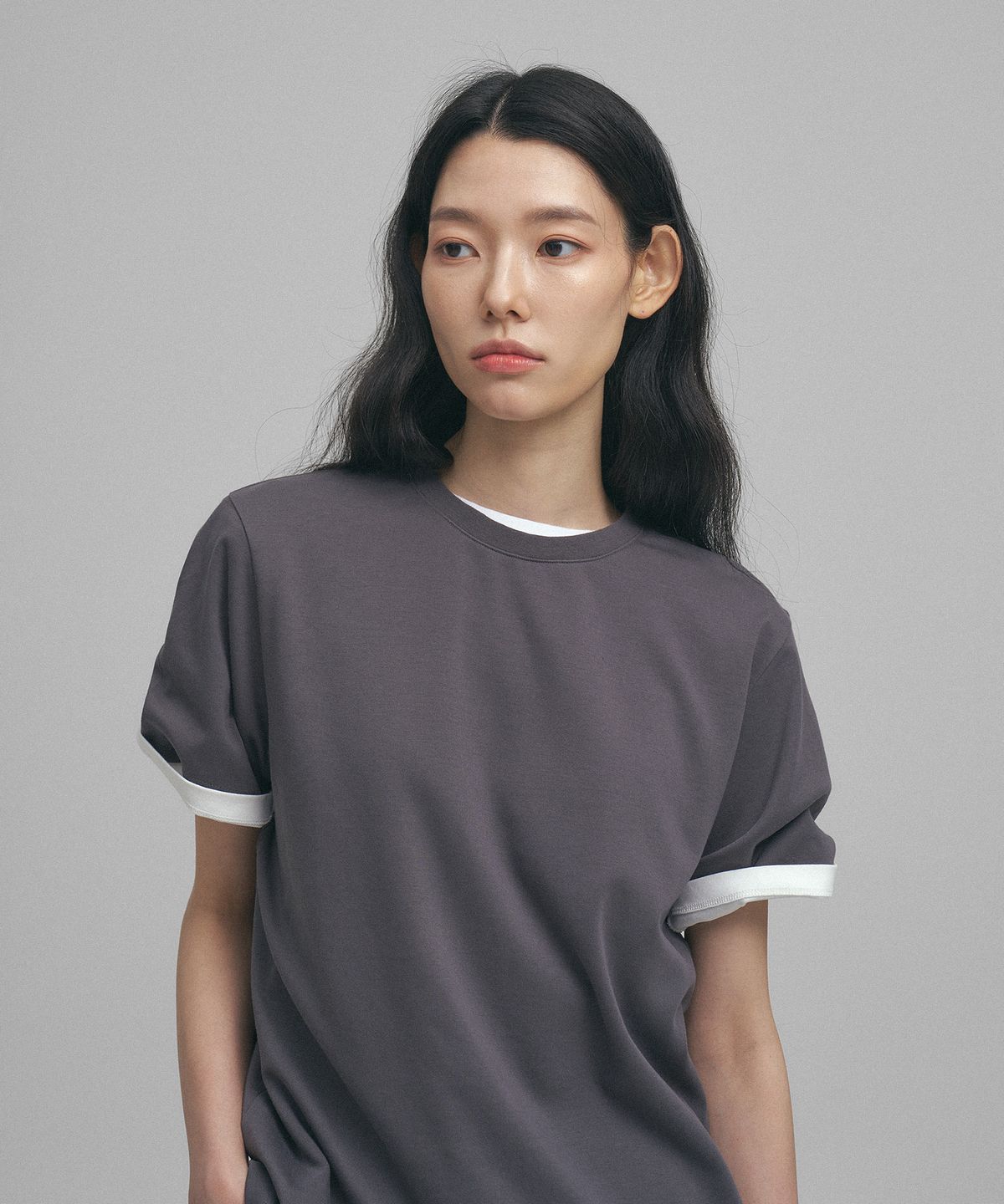 어나더오피스 우먼(ANOTHER OFFICE WOMEN) w. Basis Tee (Graphite)