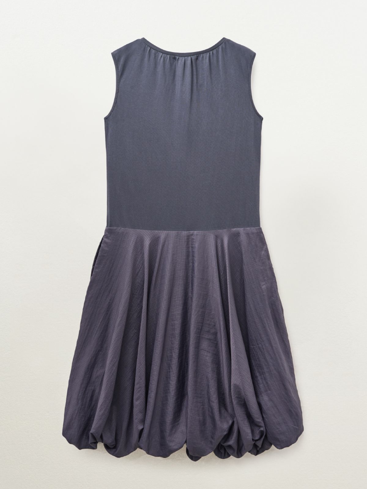 피브스피브스(PEEVES PEEVES) Shirred V-Neck Volume Dress / Deep Purple