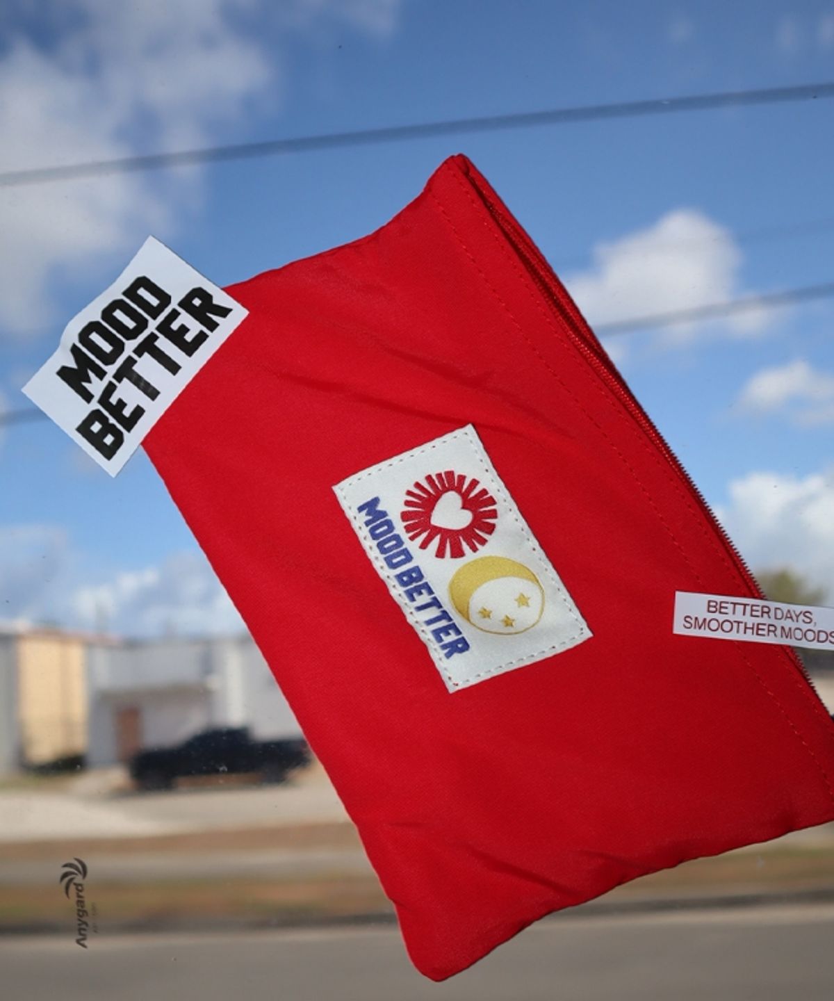 무드베러(MOODBETTER) LABEL POUCH RED