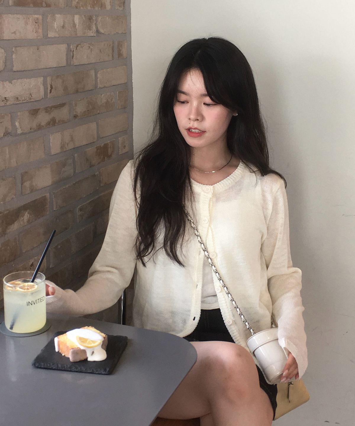 블론드나인(BLOND9) 소프트 라운드넥 버튼 니트 가디건_아이보리