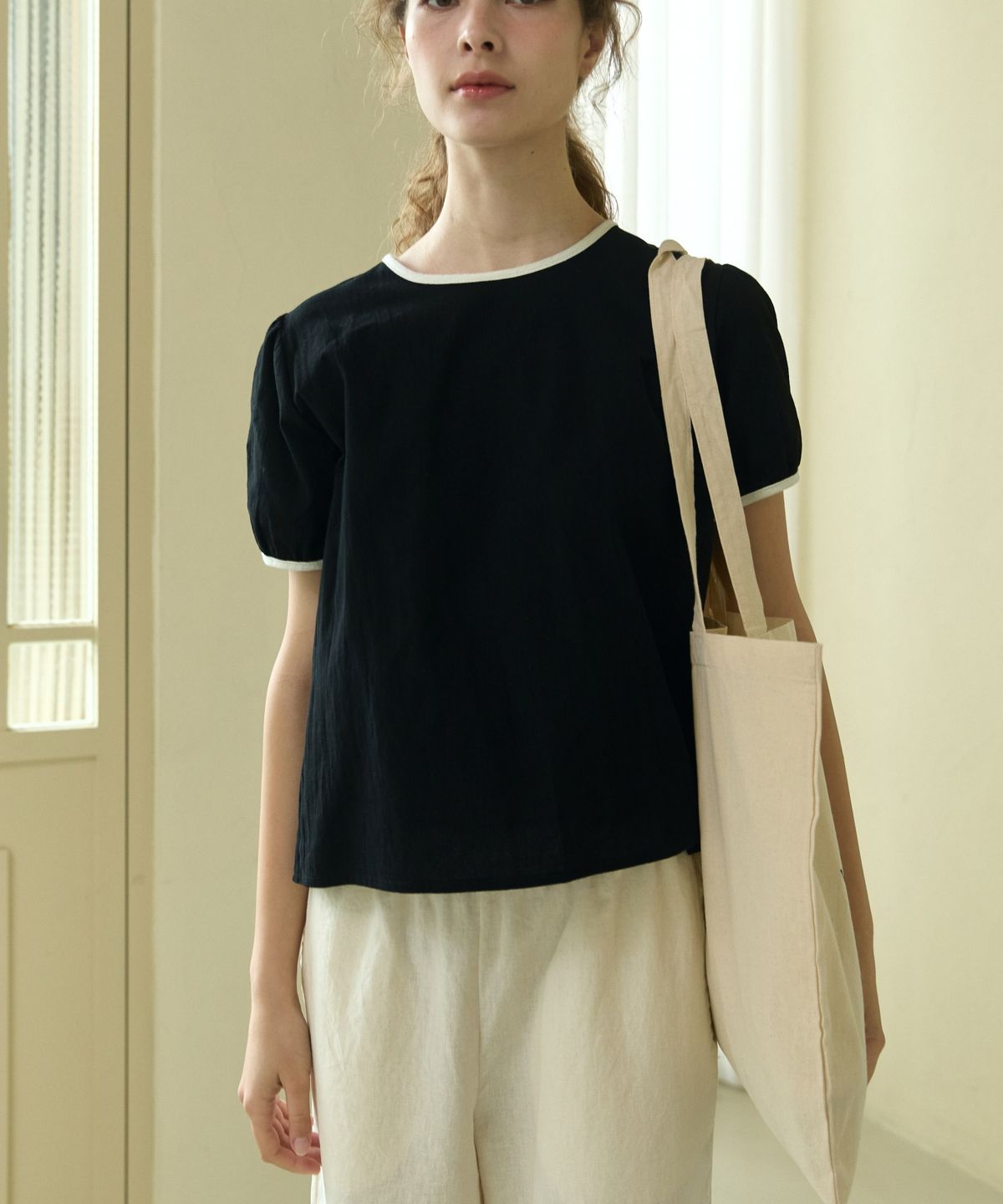 위오이(WIOE) Wioe Logo Cotton Bag_Beige