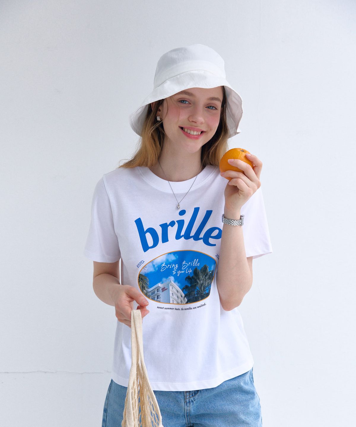 브릴먼스(BRILLEMONTHS) 빈티지 스카이 라운드 스탠다드핏 티셔츠 [3 Color]