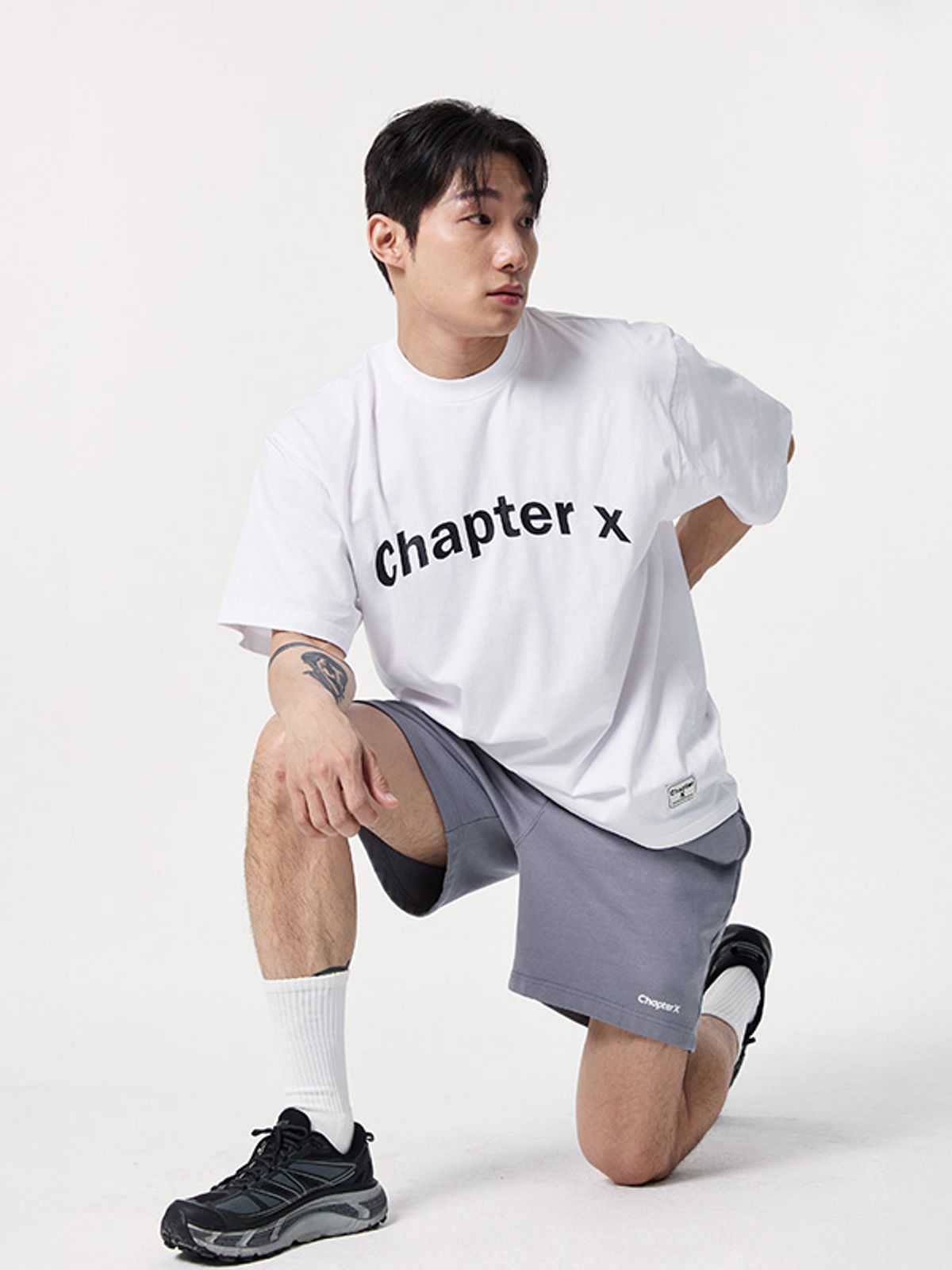 챕터엑스(CHAPTER.X) 베이직 워싱 코튼 스누그 스웨트 쇼츠 (Blue grey)