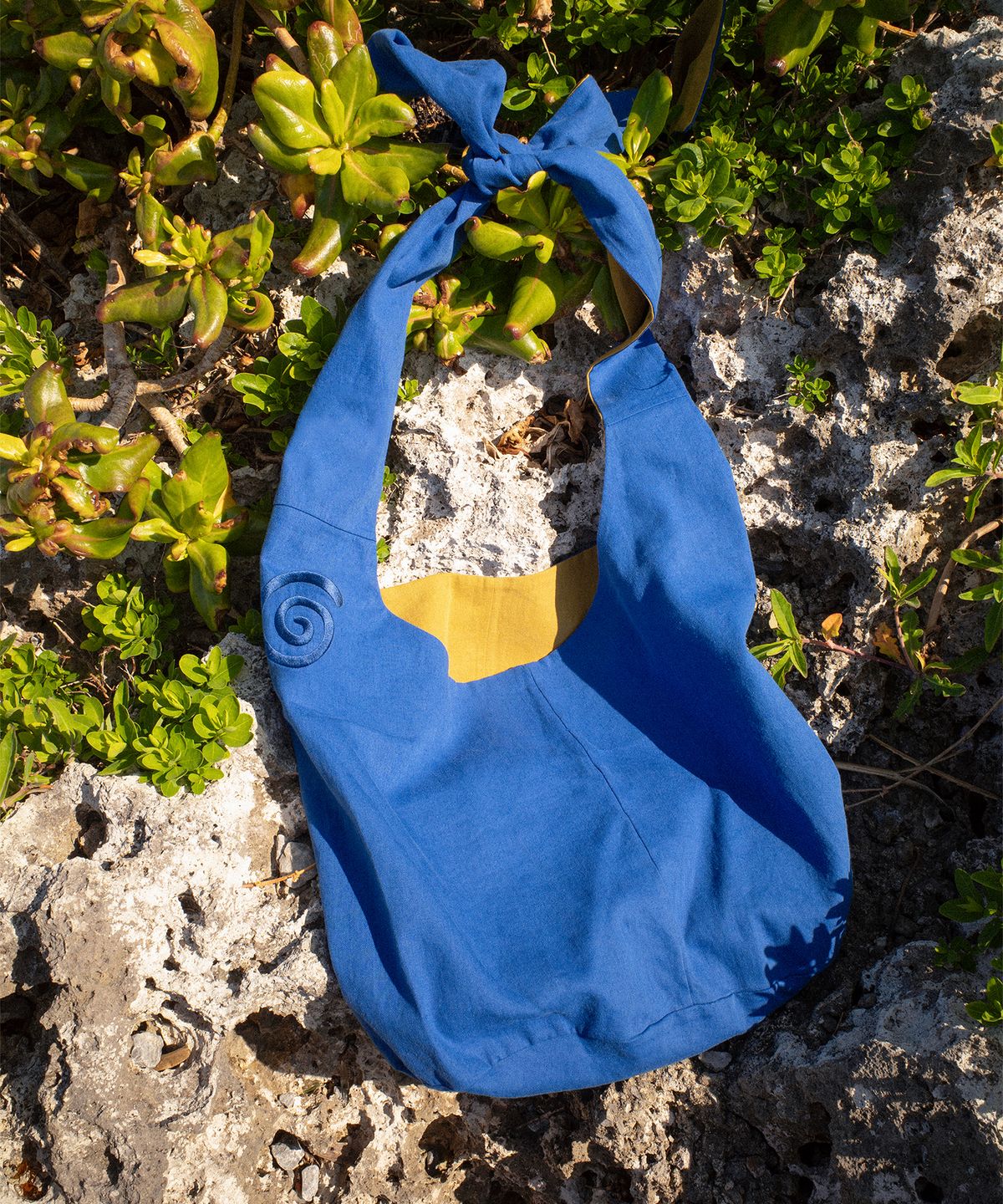 부오이(BUOY) Ceno Reversible Tie Bag