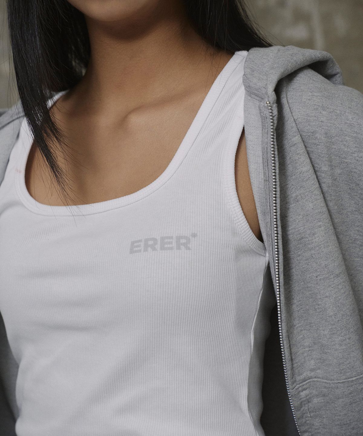 에르에르(ERER) Square-neck ribbed sleeveless White