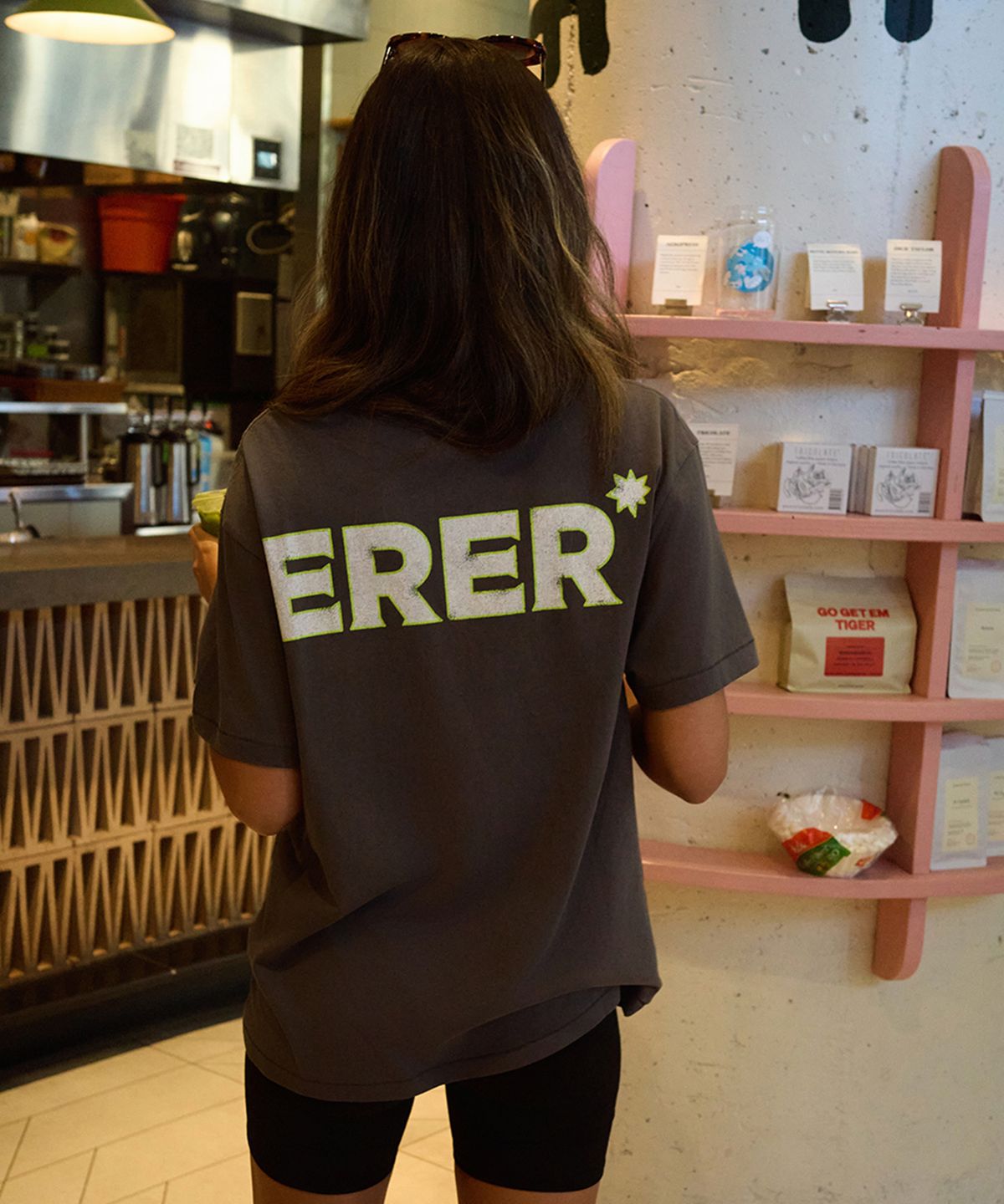 에르에르(ERER) Vintage Painted ER Artwork T-Shirt Charcoal