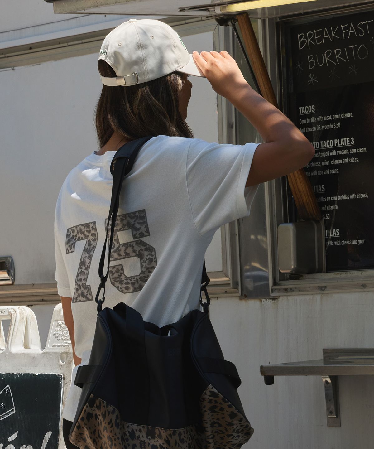 에르에르(ERER) Vintage Leopard New York Artwork T-Shirt White