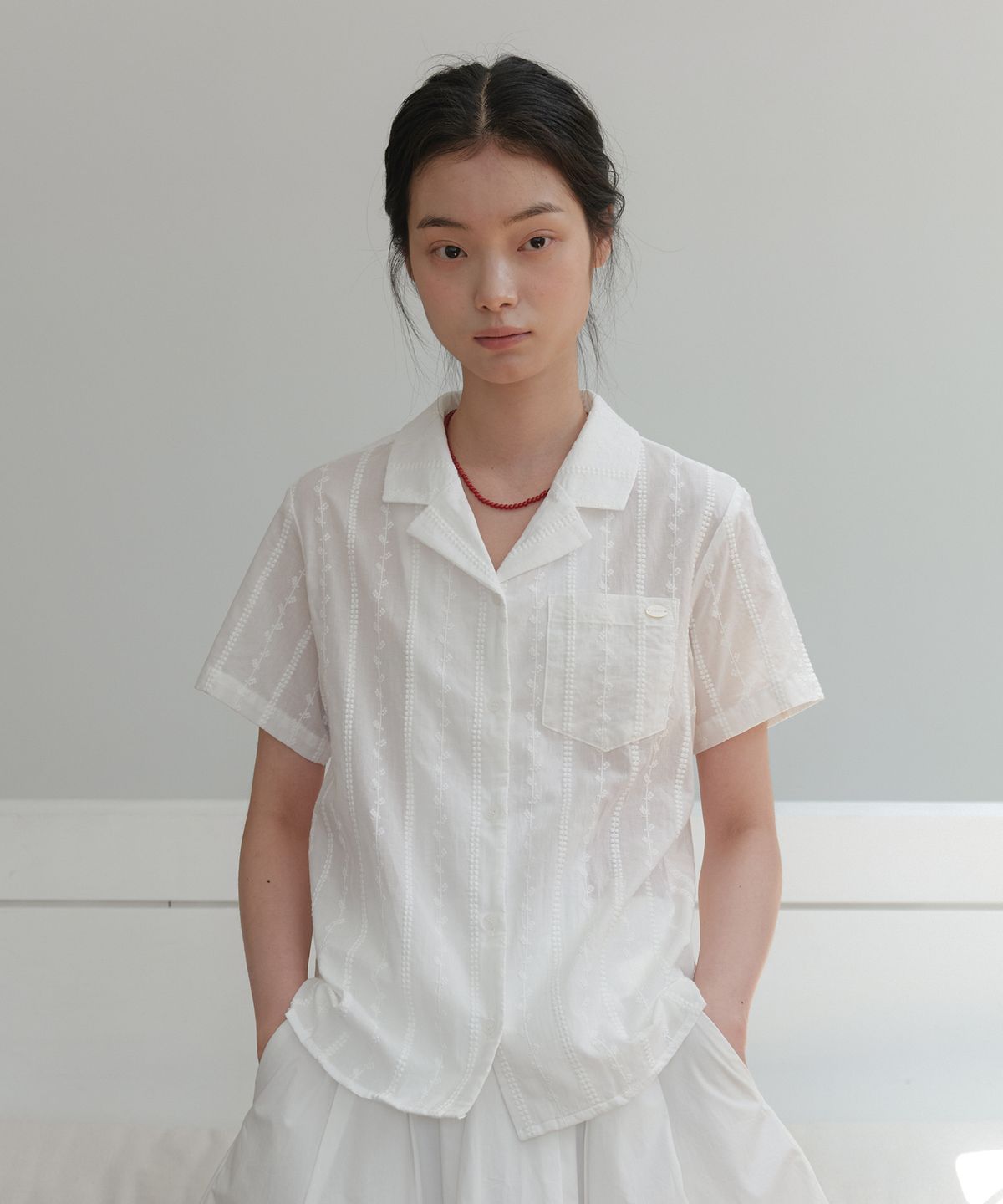 엽페(YUPPE) LACE OLIVE SHIRT_WHITE