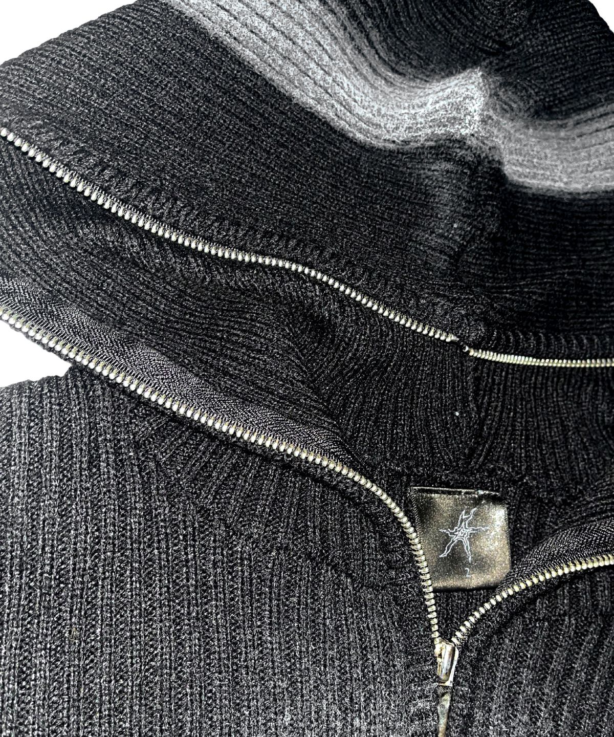 스모크어스타(SMOKEASTAR) SPRAYED STAR KNIT HOODIE (BLACK)