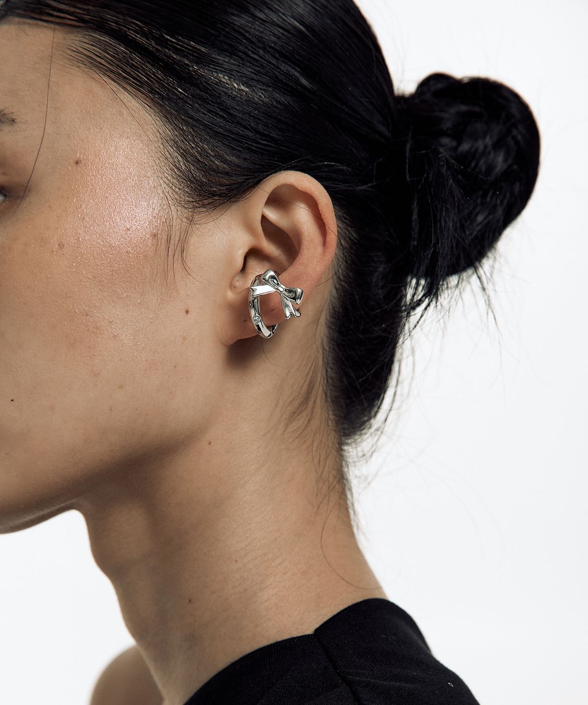 카시코(KASHIKO) Cubic Big Ribbon Ear Cuff