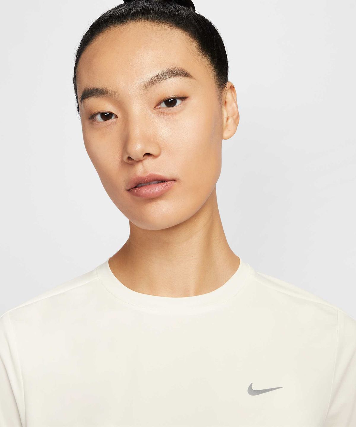 나이키(NIKE) 스위프트 드라이 핏 반소매 러닝 탑 W - 세일 / HM9699-133