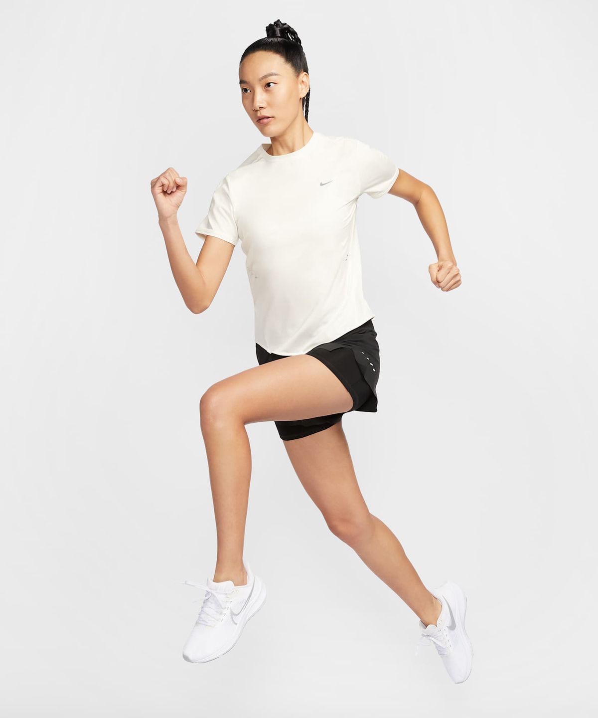 나이키(NIKE) 스위프트 드라이 핏 반소매 러닝 탑 W - 세일 / HM9699-133