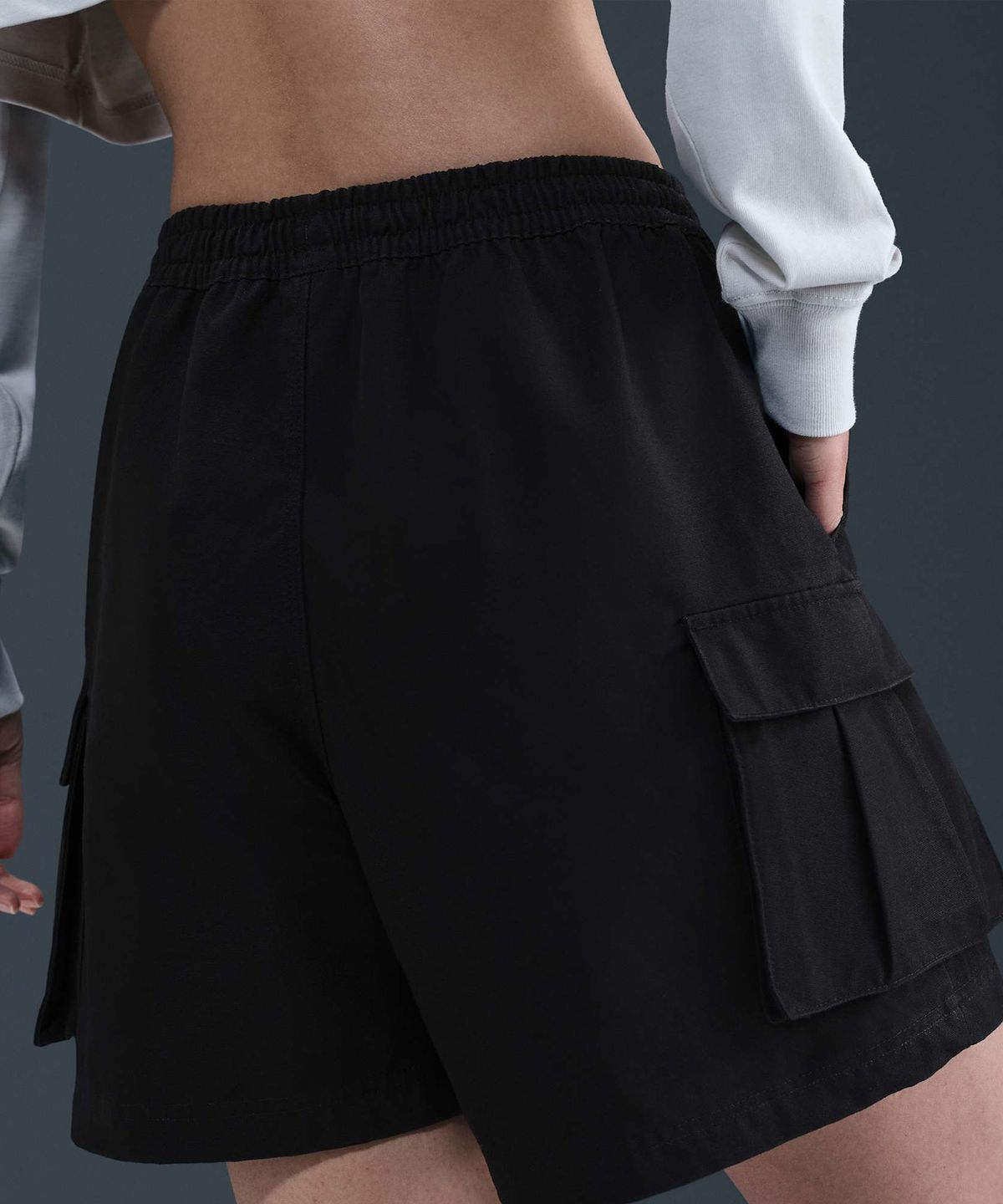 나이키(NIKE) 스포츠웨어 미드라이즈 루즈 5인치 카고 쇼츠 W - 블랙:세일 / HV2619-010