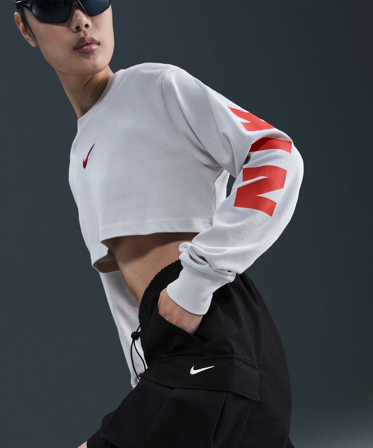 나이키(NIKE) 스포츠웨어 미드라이즈 루즈 5인치 카고 쇼츠 W - 블랙:세일 / HV2619-010