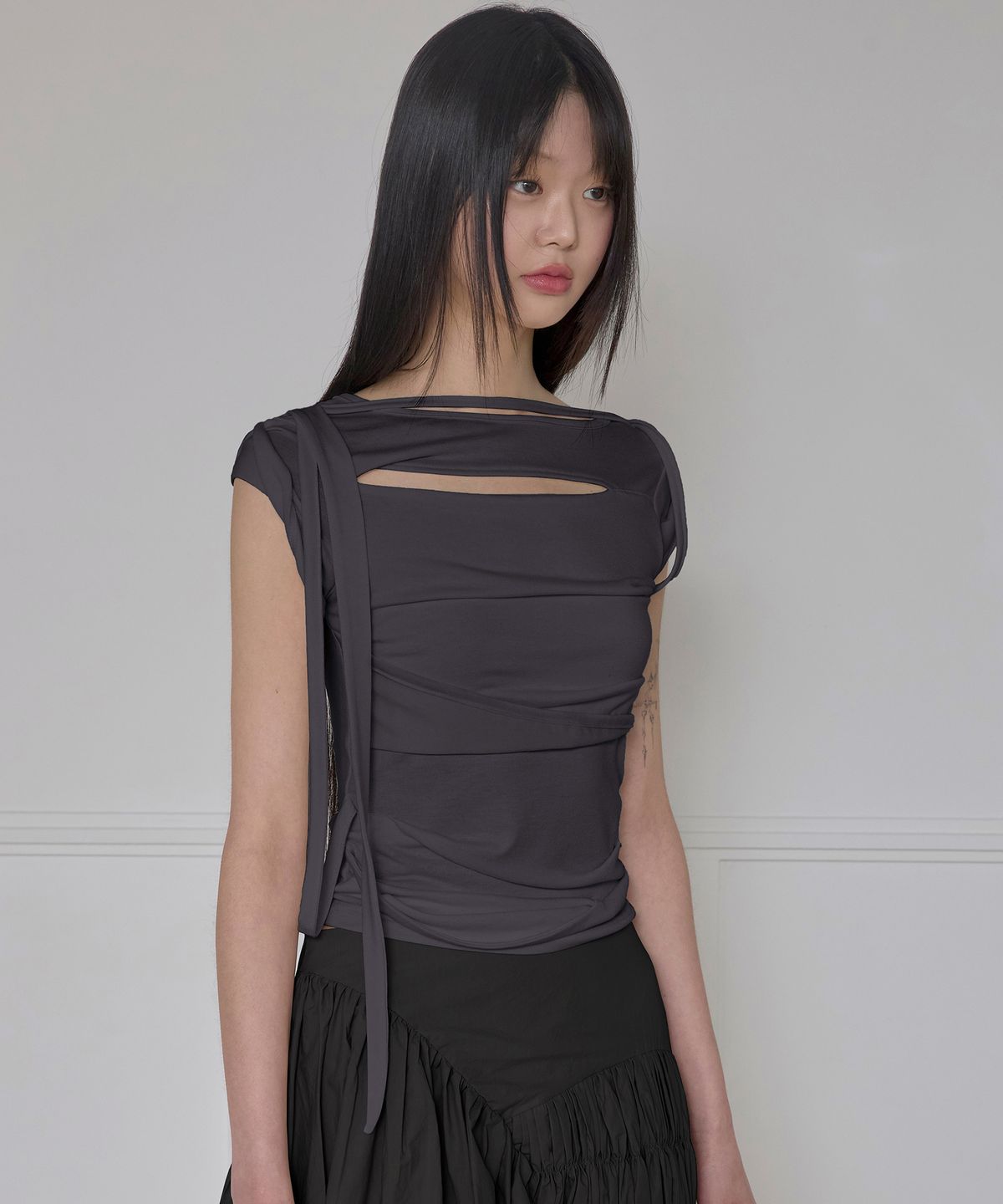 플레어업(FLAREUP) Asymmetrical Draped Strap Roll-Up T-Shirt (FL-170_Charcoal)