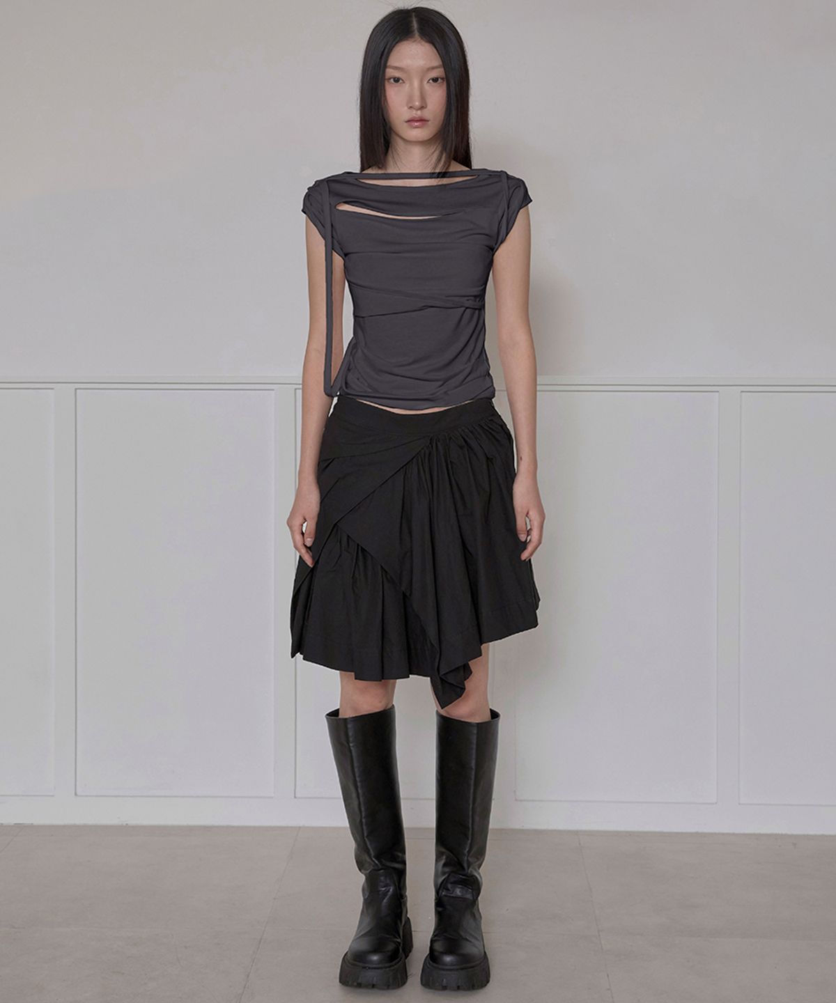 플레어업(FLAREUP) Asymmetrical Draped Strap Roll-Up T-Shirt (FL-170_Charcoal)