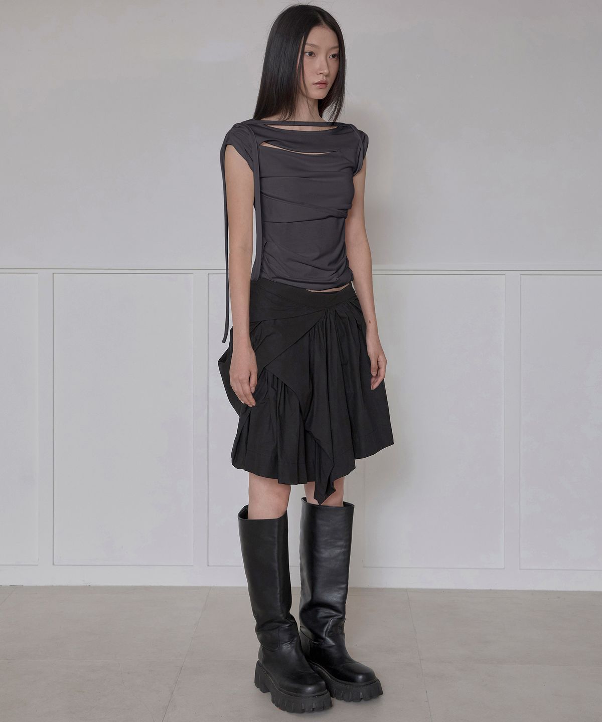 플레어업(FLAREUP) Asymmetrical Draped Strap Roll-Up T-Shirt (FL-170_Charcoal)
