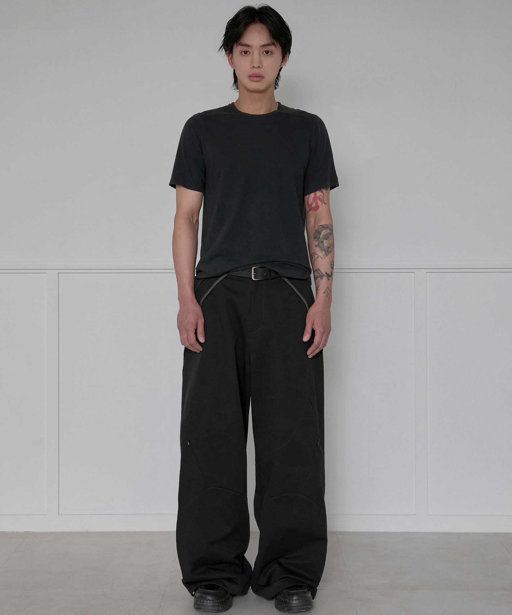MUSINSA | FLAREUP Asymmetrical Wide Pants (FL-253_Black)
