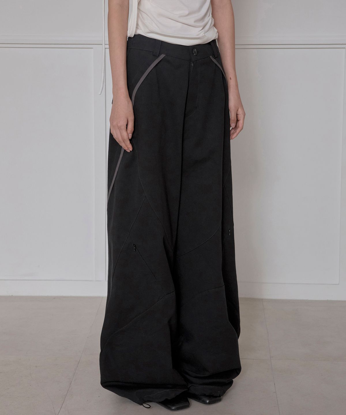 플레어업(FLAREUP) Asymmetrical Wide Pants (FL-253_Black)